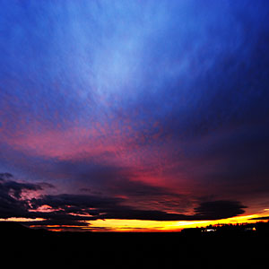 Zdjęcie zachodu słońca, Zachód słońca nad Bielskiem, Wiosenny zachód słońca, Kolorowe chmury, Piękne kolory